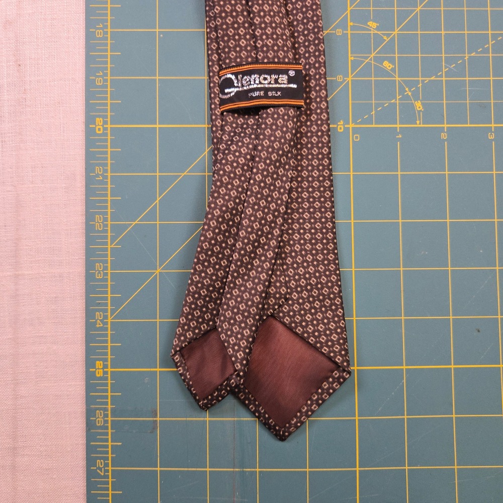 VTG Glenora Tie 54x3.5 Mens Brown Diamond Geometric Pure Silk 1990s Made USA EUC
